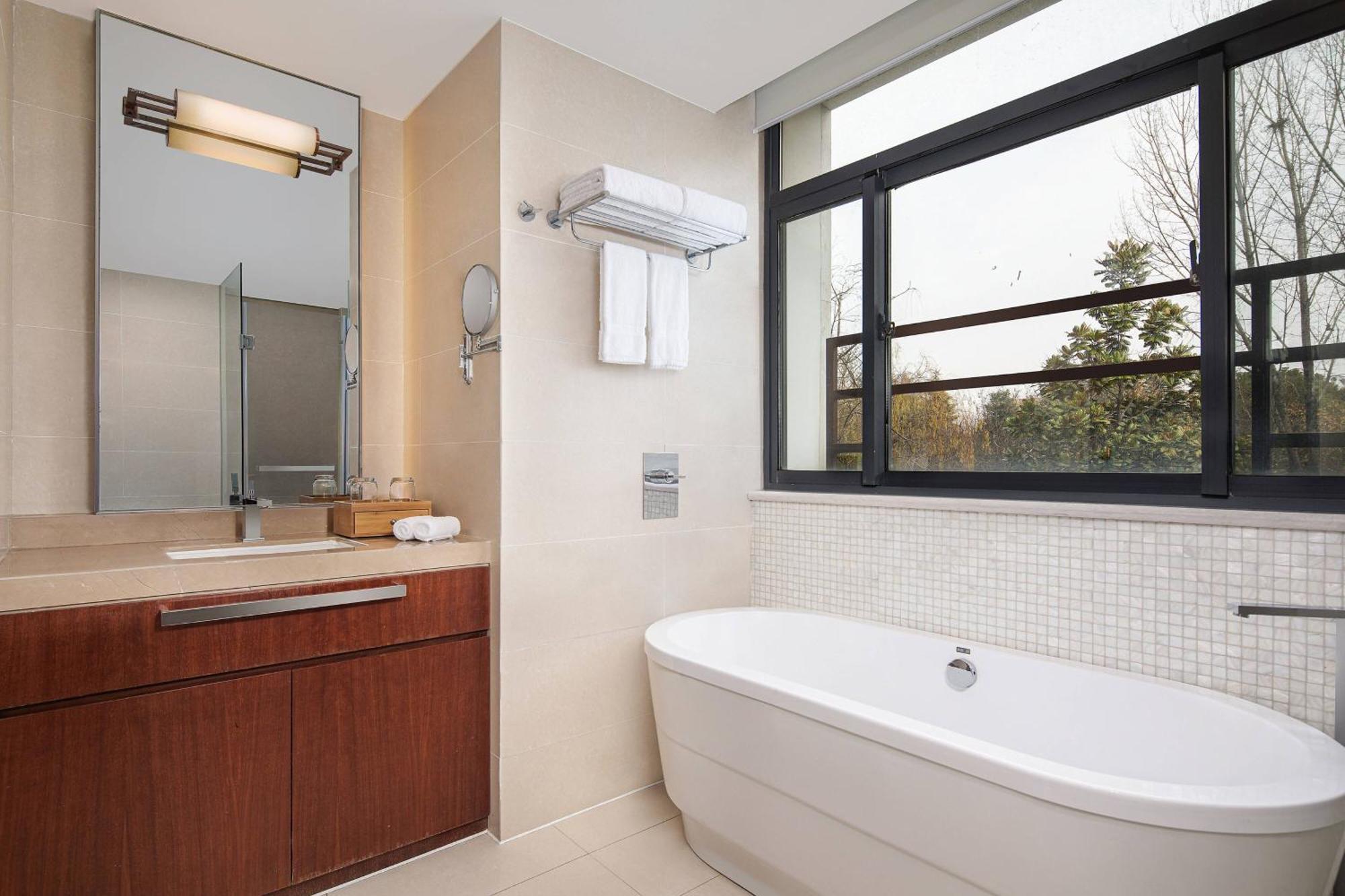 Courtyard By Marriott Wuxi Lihu Lake Zewnętrze zdjęcie